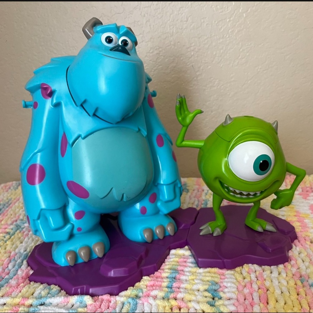 2018 Pixar Fest Monsters Inc’s Mike & Sulley popcorn bucket